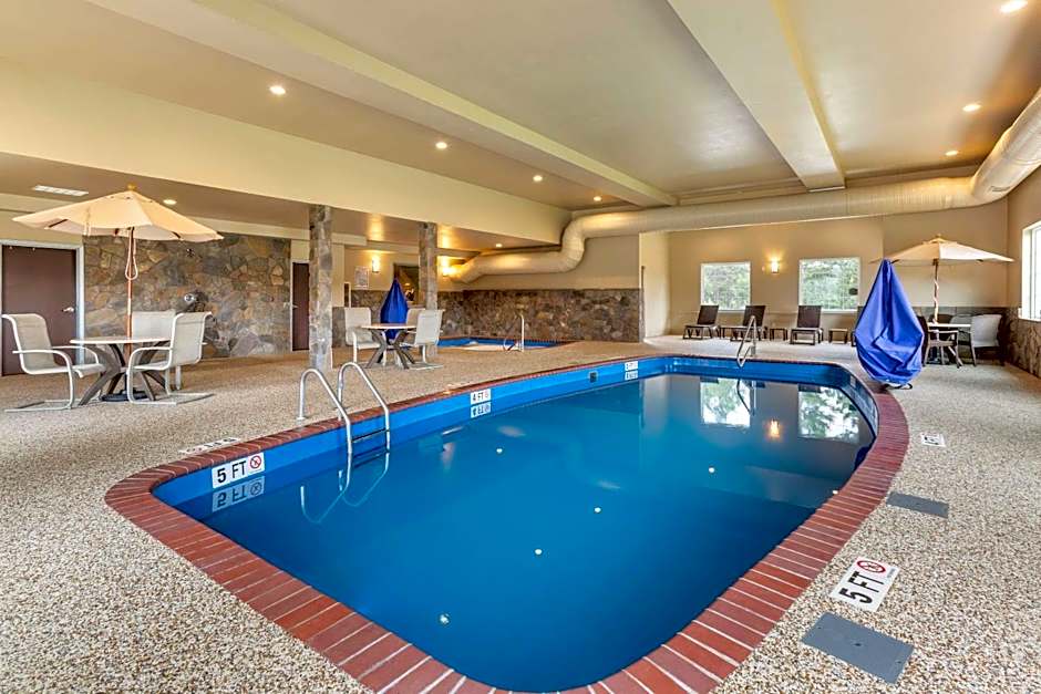 Comfort Inn & Suites Near Mt. Rushmore