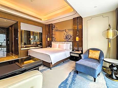 Deluxe King Room【Floor-to-ceiling window+65 inches Project to a high-definition TV】