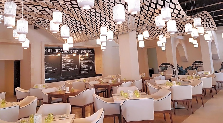 Royalton Blue Waters Autograph All-Inclusive Resor