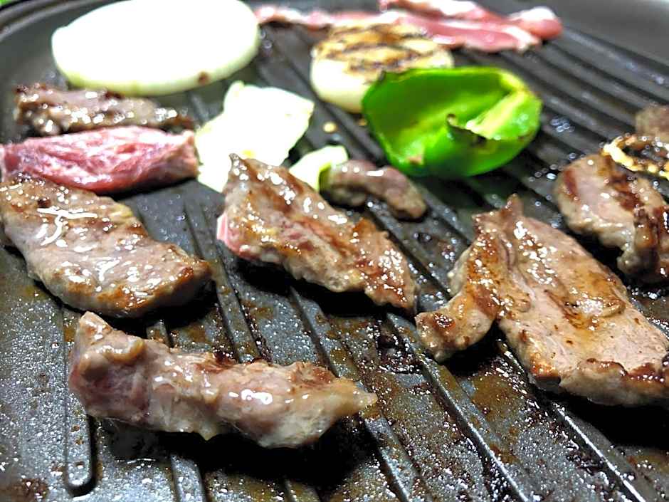 日本一しょぼいゲストハウス ウタラといかん Poor and Shabby GuestHouse "UtaraToikan"