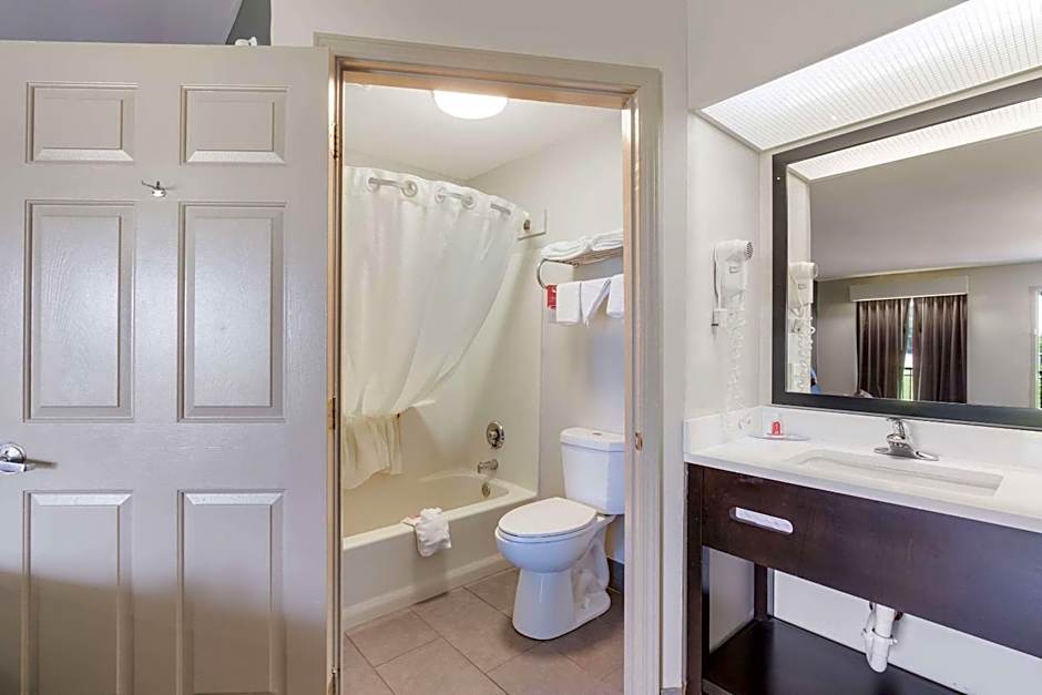 Econo Lodge Greenville near University