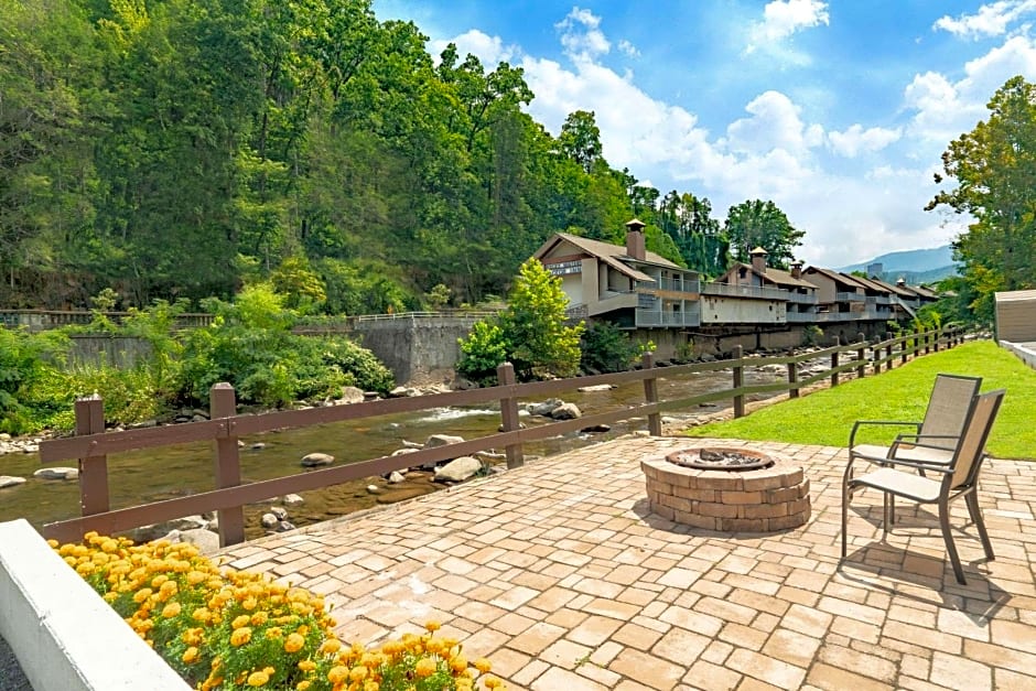 Gatlinburg River Inn