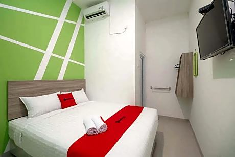 RedDoorz Plus @ Grand Tara Homestay Palembang
