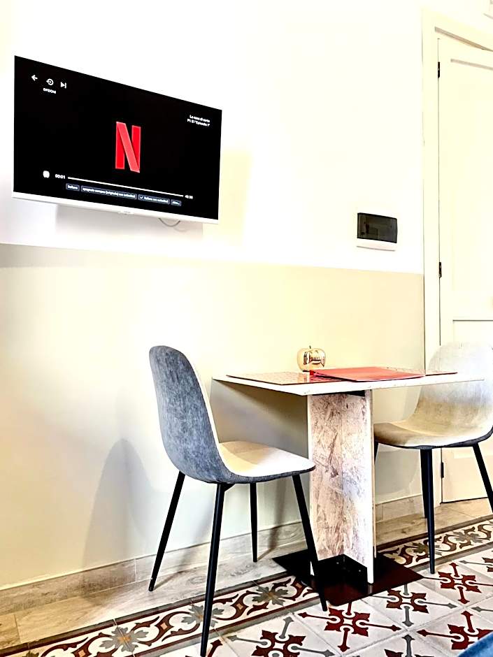 Eccelsoleccese Boutique B&B - steps from the Historic Center