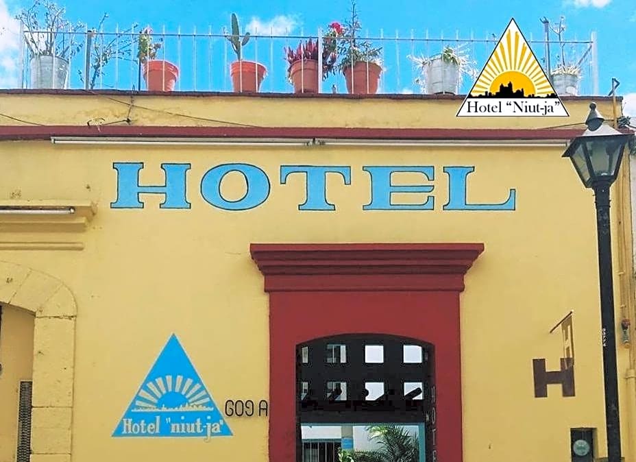 HOTEL NIUT-JA