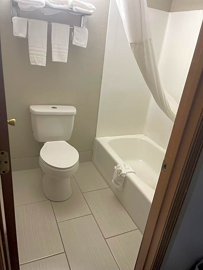 Royal Inn & Suites