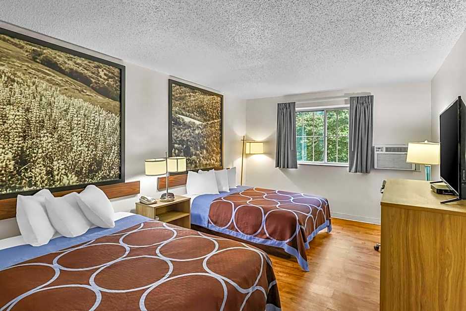 Super 8 by Wyndham East Stroudsburg/Poconos