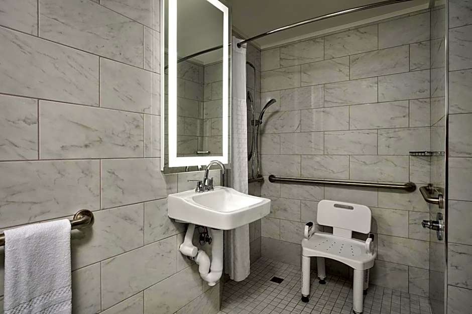 The Admiral, Downtown Historic District