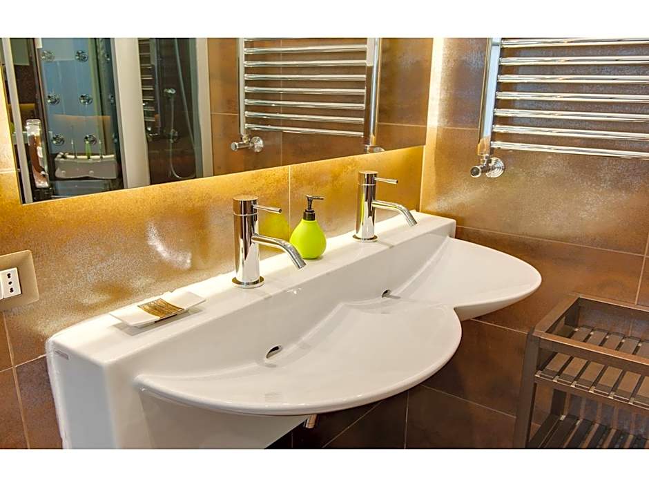 Lh Royal Suites Terrace