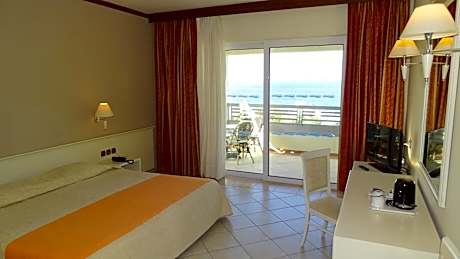 Family Room with Sea View (4 adults)