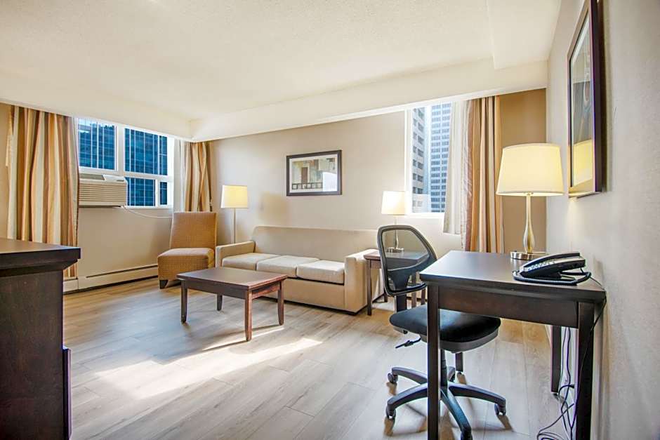 Coast Calgary Downtown Hotel & Suites by APA