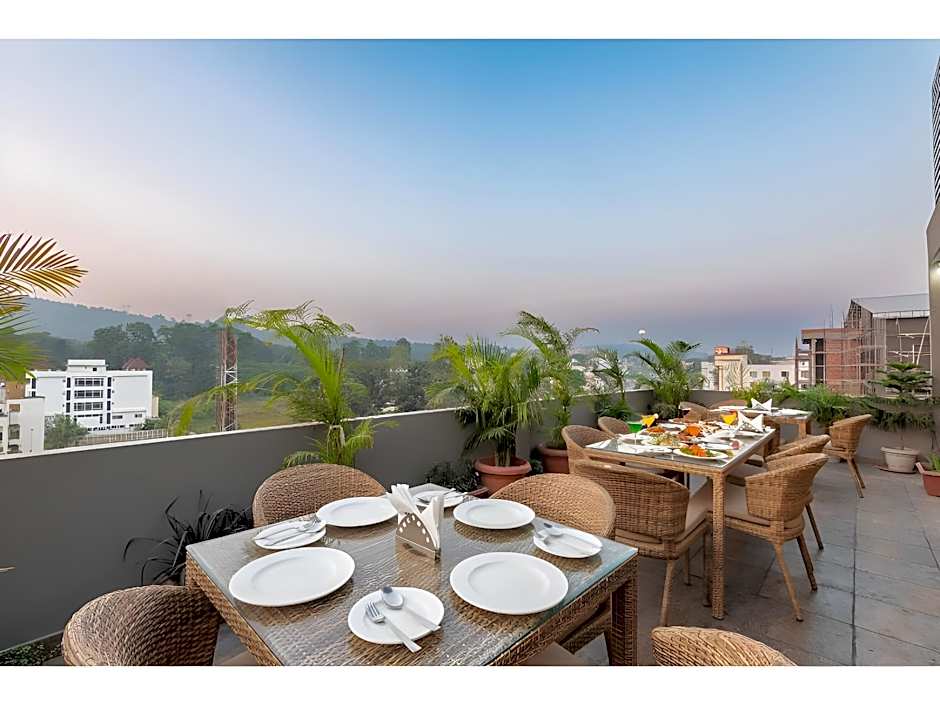 Hotel Arihant By DLS Hotels