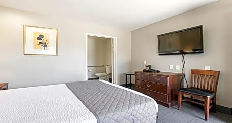 Queen Room - Non-Smoking