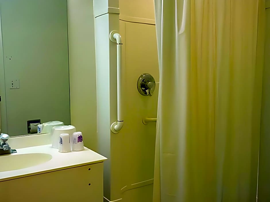 Knights Inn - Grand Rapids MI