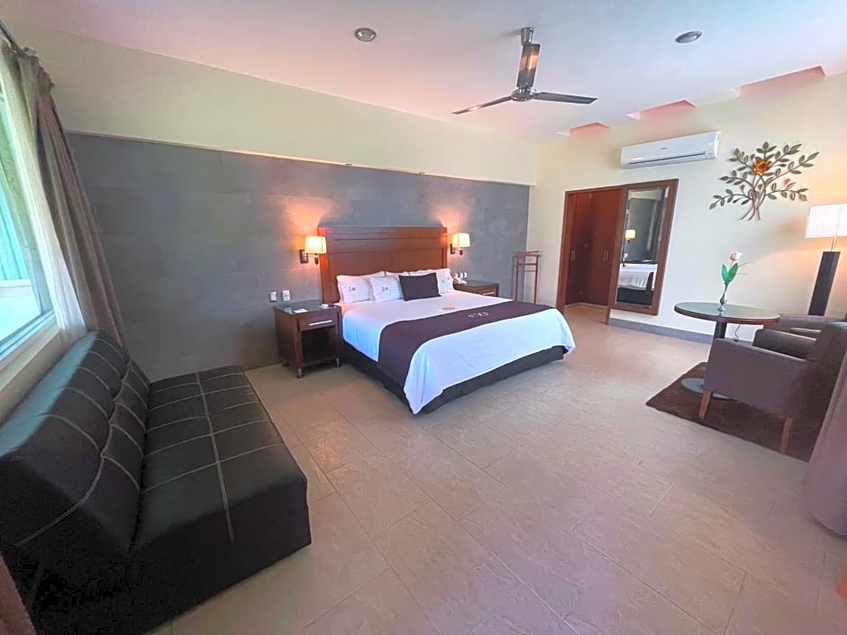 Hotel Ecce Inn
