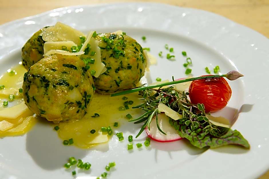 Hotel Gasthof Kröll, 4 Skigebiete in unmittelbarer Nähe, Restaurant mit regionaler Küche