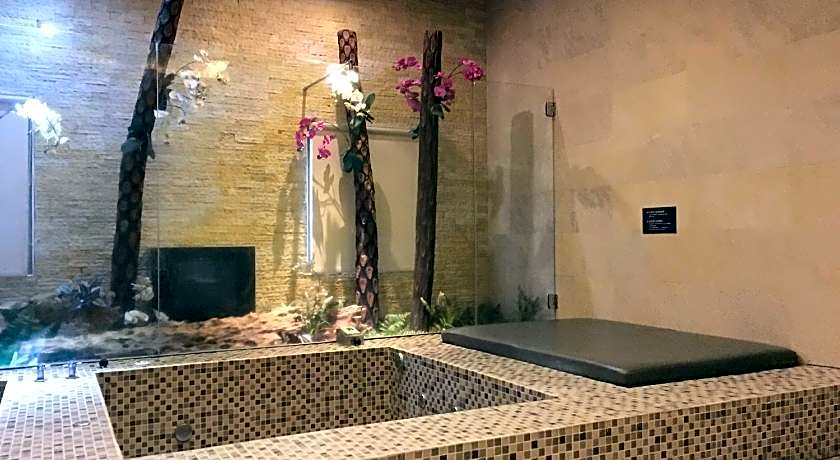 Her Home Spa Motel Douliu