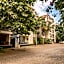 Meltonia Luxury Suites