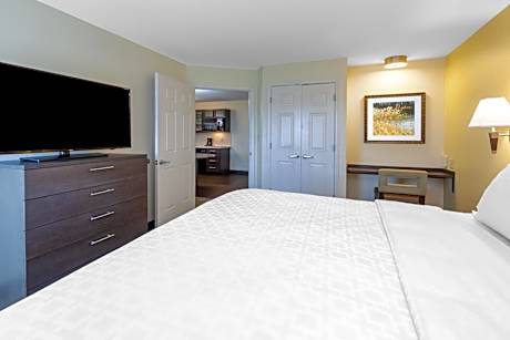 One-Bedroom Suite - Disability Access