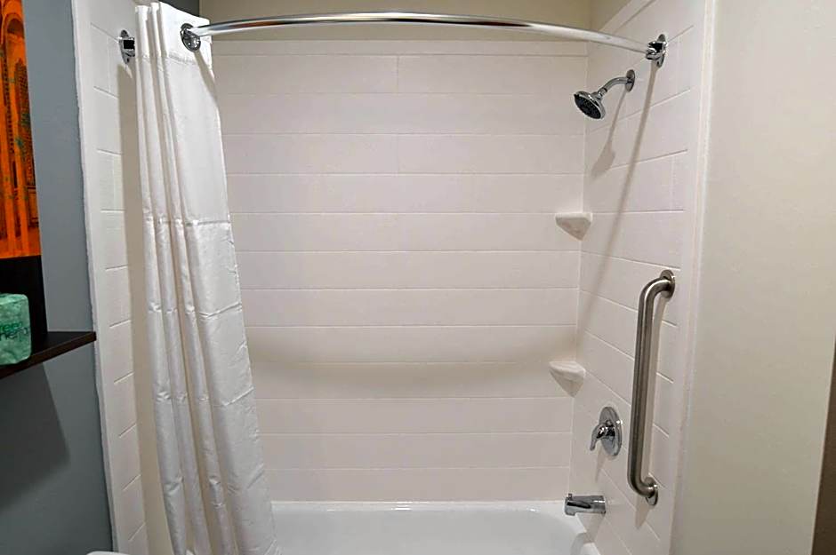 Best Western Ingleside Inn & Suites