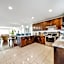 Tropical Oasis - King Beds - AC - Garage - Long Stays