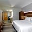 Holiday Inn Express Hotel & Suites Woodbridge By IHG