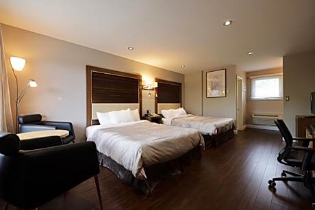 Queen Room with Two Queen Beds and City View