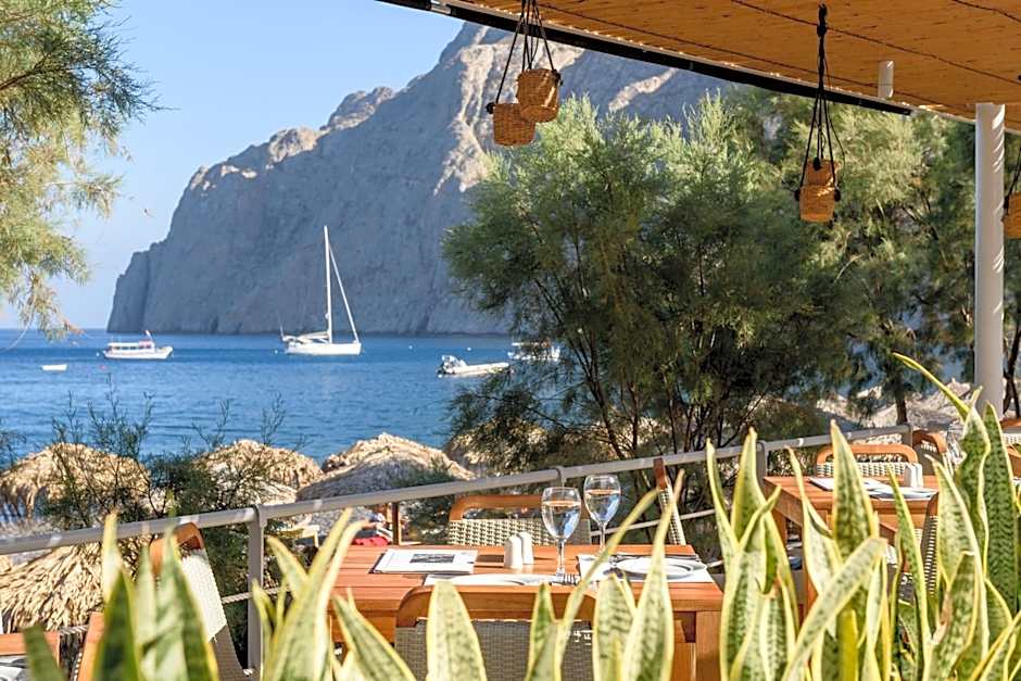 Kamari Beach Hotel