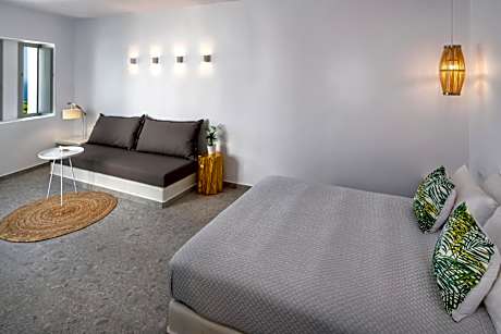 Deluxe Suite with Sea View