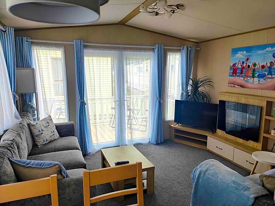 Premium Holiday Home in The New Forest at Hoburne Bashley - Leisure Passes Available to Purchase