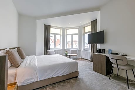 Luxury Corner Suite