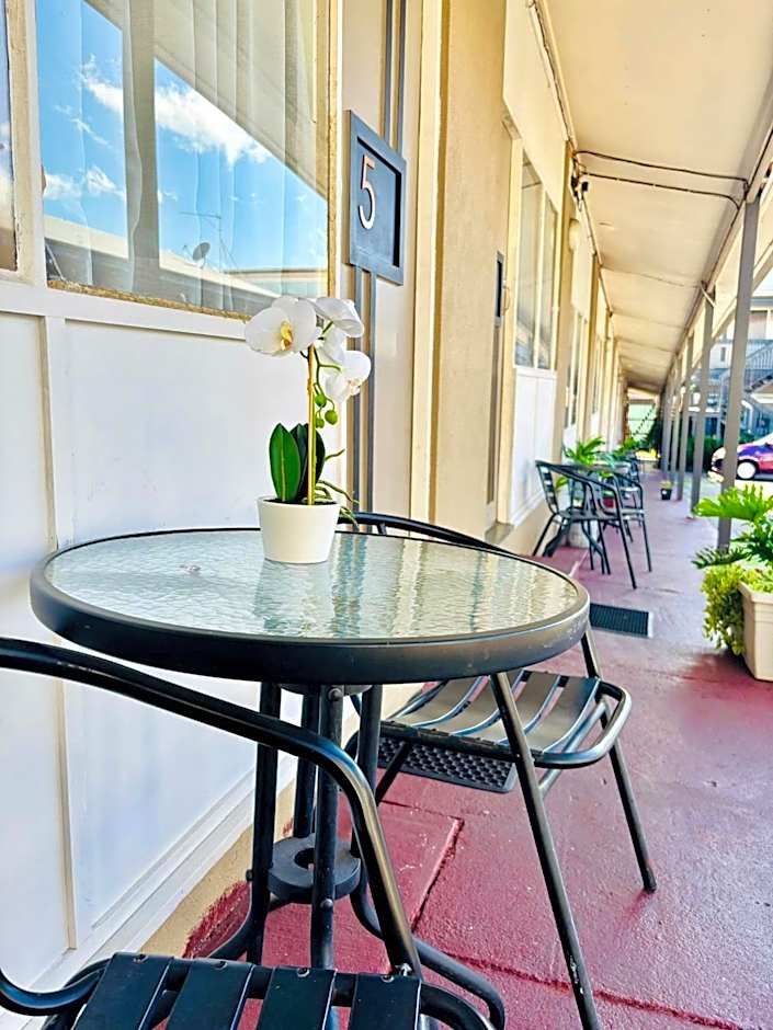 Downs Motel