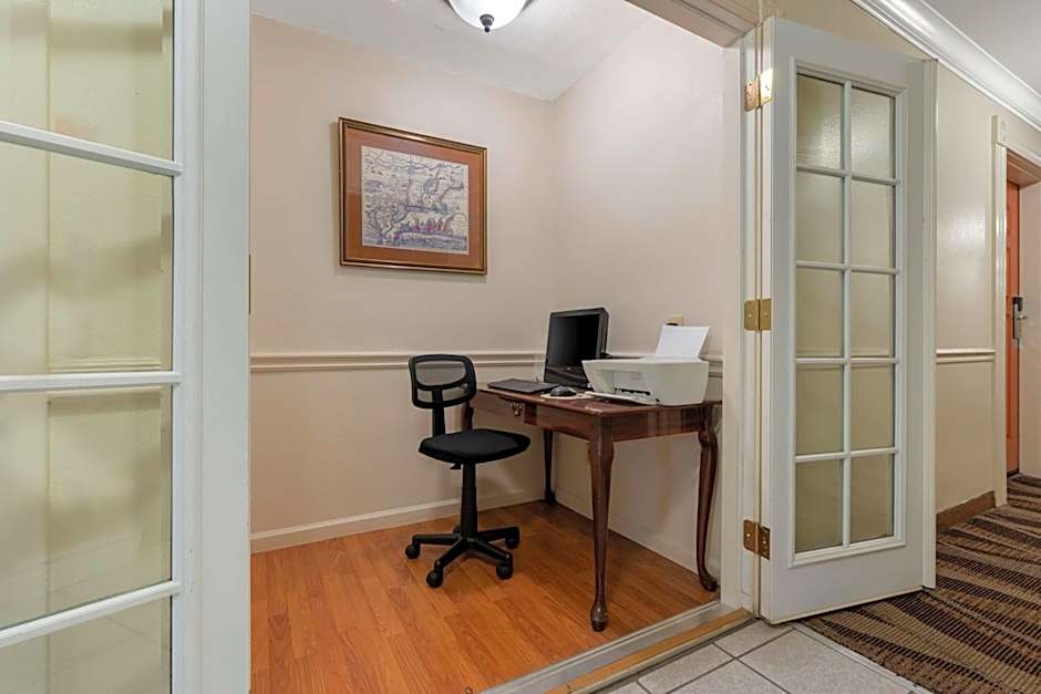 Best Western Colonial Inn