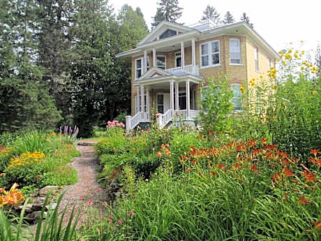 Auberge Taylor Manor