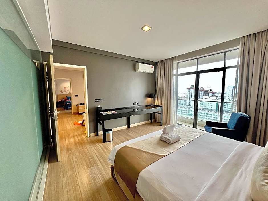 The Straits Hotel & Suites