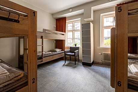 Bed in Dormitory Female
