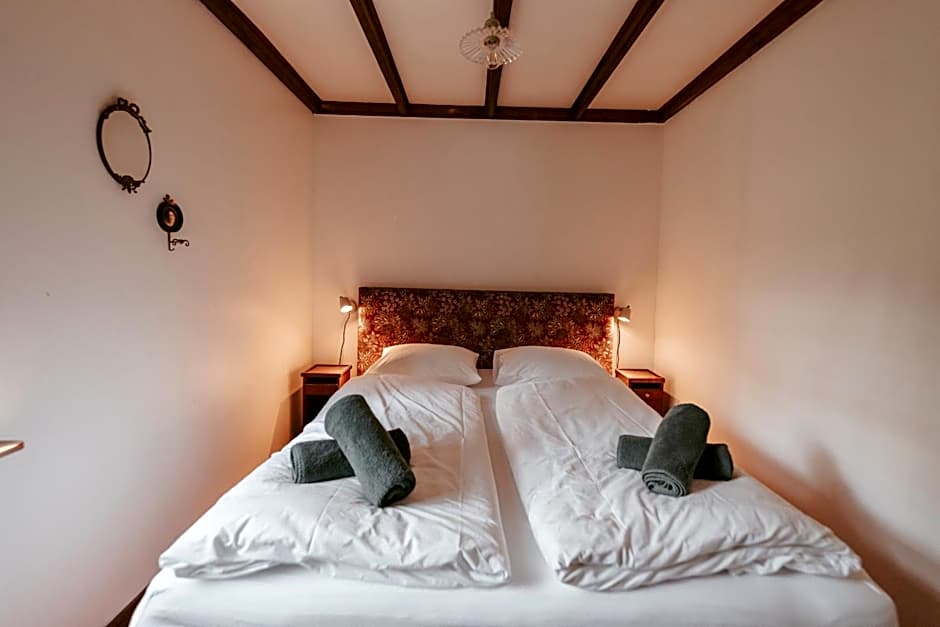 Cozy cottages by Bed en Boshuisjes