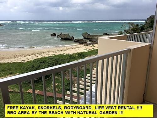 Ken's Beachfront Cafe & Lodge BL4, Oceanfront with Free Canoe Rental