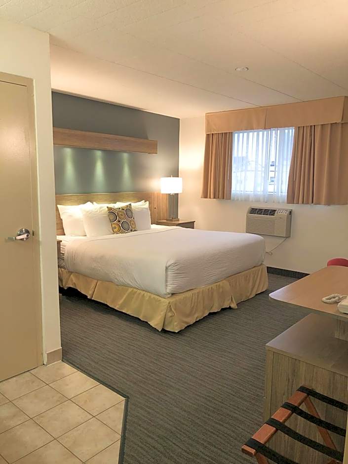 Days Inn & Suites by Wyndham Niagara Falls Centre St. By the Falls