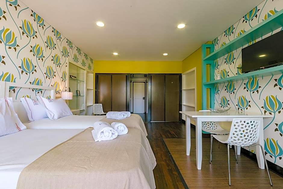 Rent4Rest Estoril Beachfront Apartments