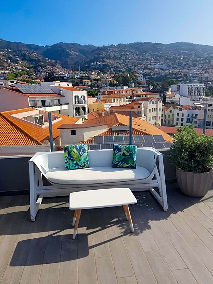 Five Design Rooftop by Storytellers