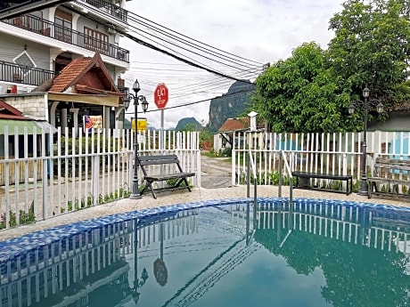 Mountain View Riverside Boutique Hotel