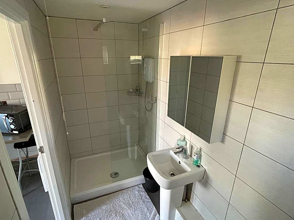 Welcome rooms 55b- Self Check-In whole apartment FULLY REFURBISHED