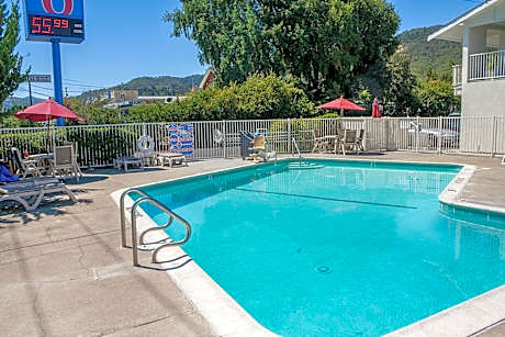 Motel 6-Ukiah, CA