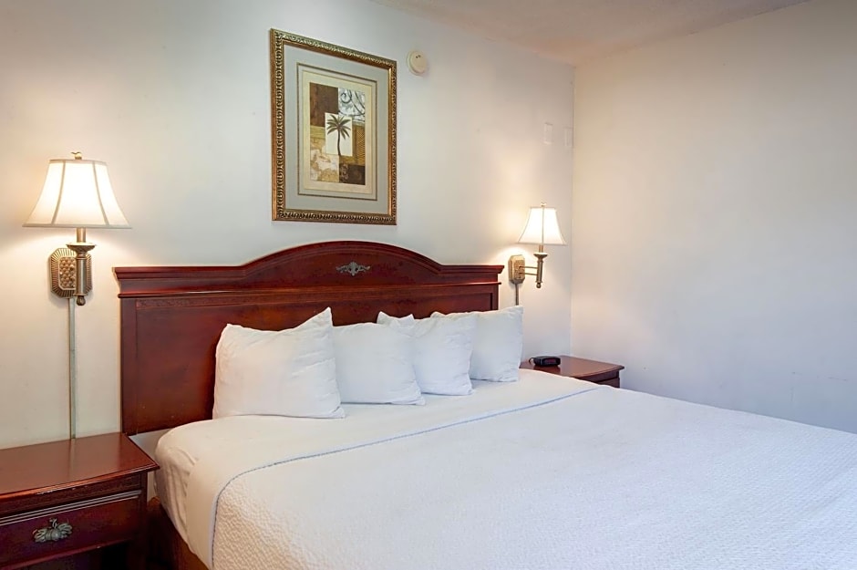 Studio City Court Yard Hotel