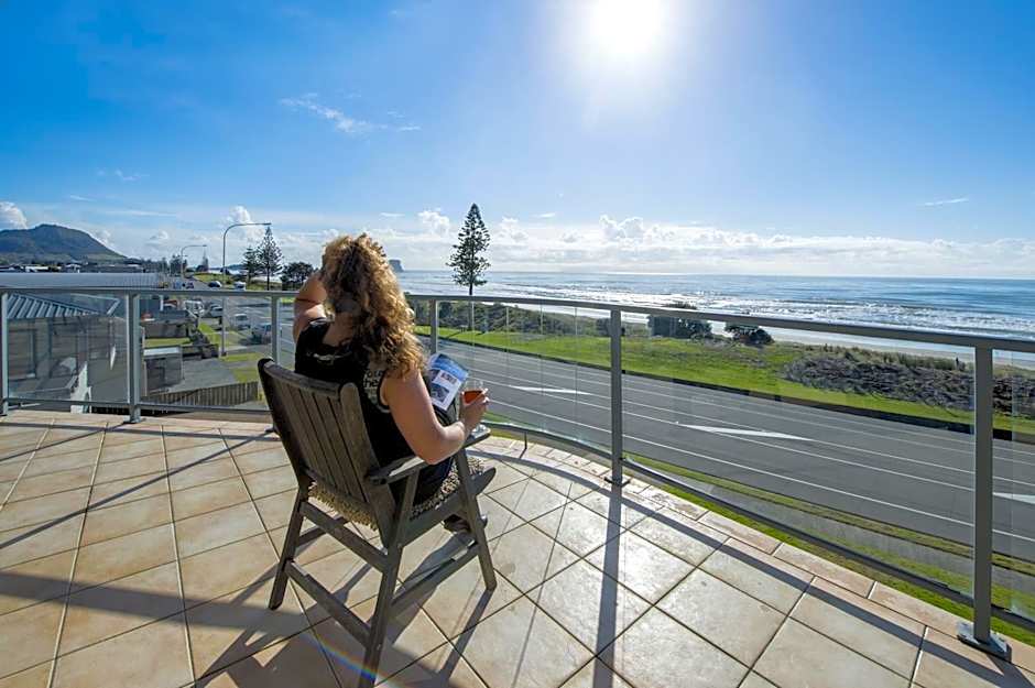 The Reef Beachfront Apartments