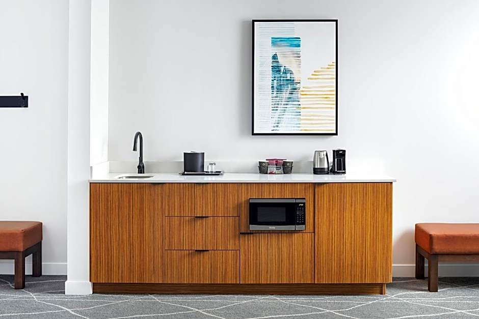 Delta Hotels by Marriott Grande Prairie Airport