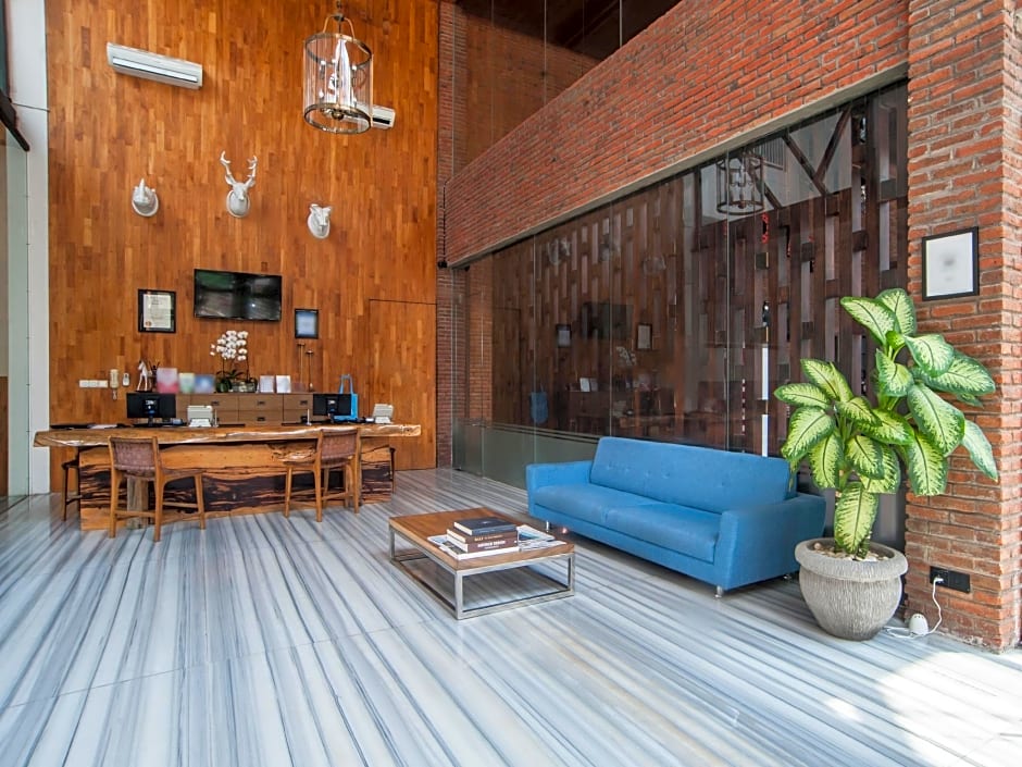 Ossotel Legian Hotel