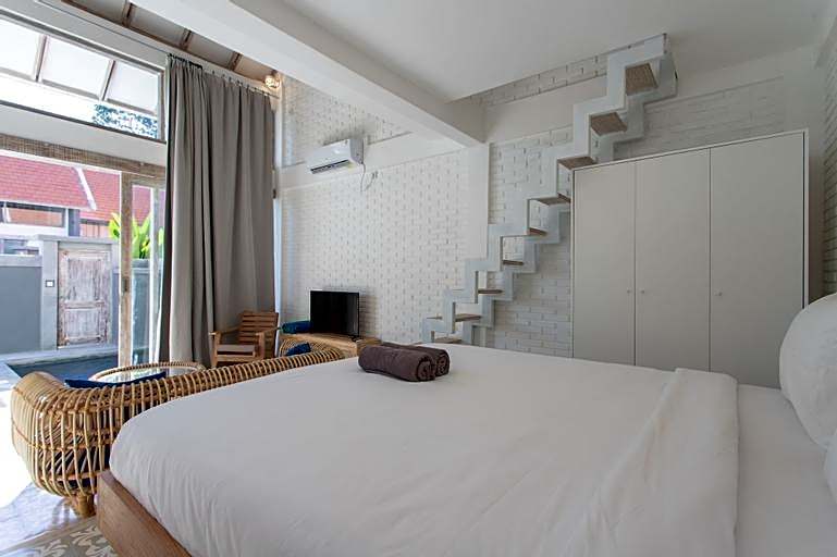 White Studio Villa