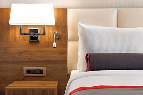 Deluxe Double Room - French Bed - City View